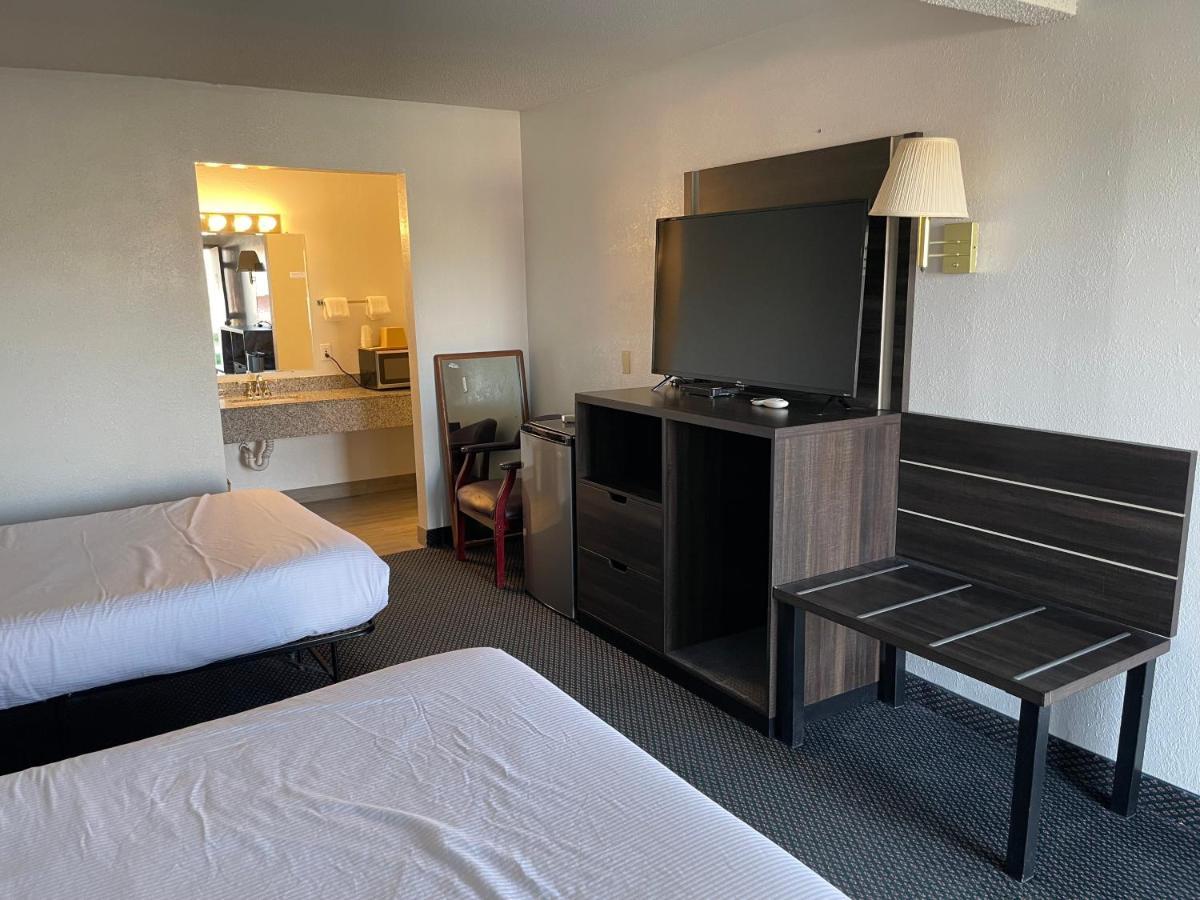 Landmark Inn Osawatomie 외부 사진